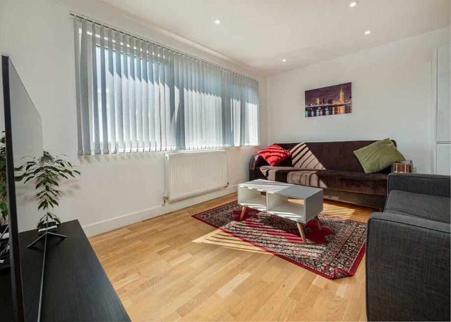 Easystay Slough Central Free Parking Екстериор снимка