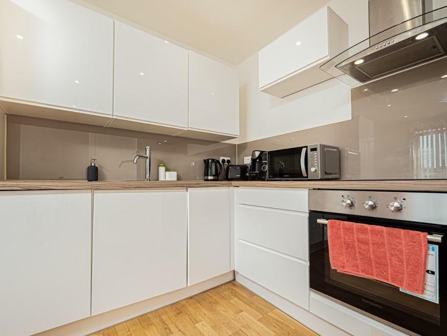 Easystay Slough Central Free Parking Екстериор снимка
